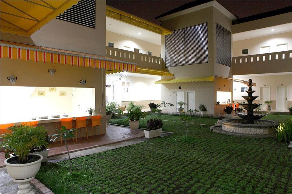 Roemah Moesi Hotel Medan Exterior foto